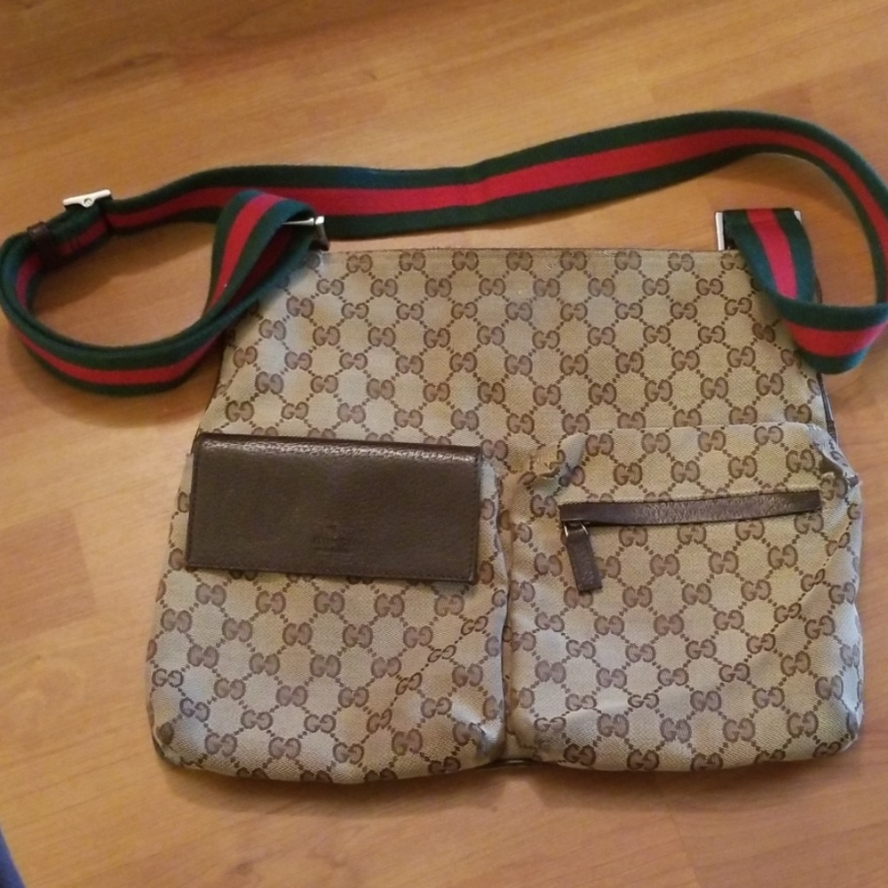 Gucci messenger bag